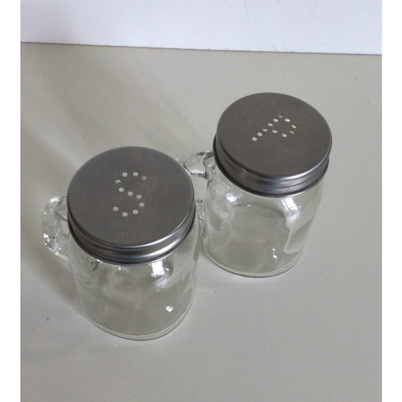 Vintage Salt and Pepper Shakers Clear Glass - Picture 1 of 8
